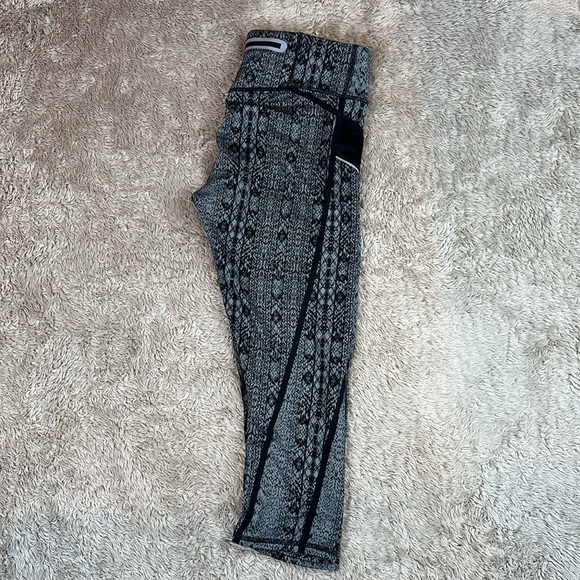 Athleta Capri Legging - Picture 2 of 7